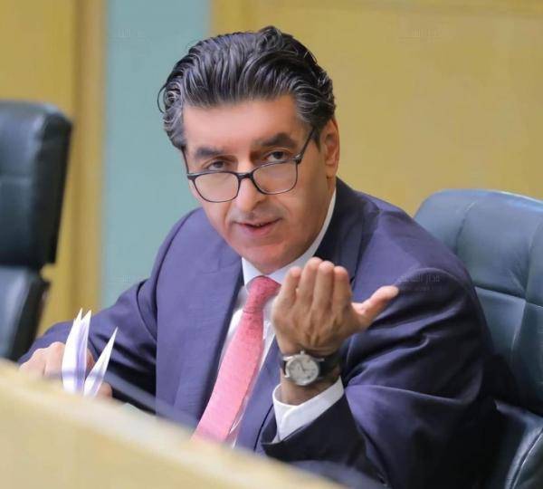 الخلايلة يثير نقطة نظام حول أحقية الكلام بين النائب والوزير (تفاصيل) 