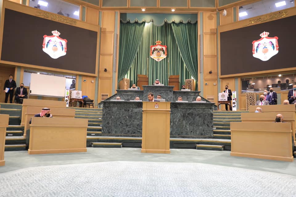 خلاف نيابي محتدم .. وزير العمل يهاجم النائب طهبوب ويشعل الجلسة - تفاصيل