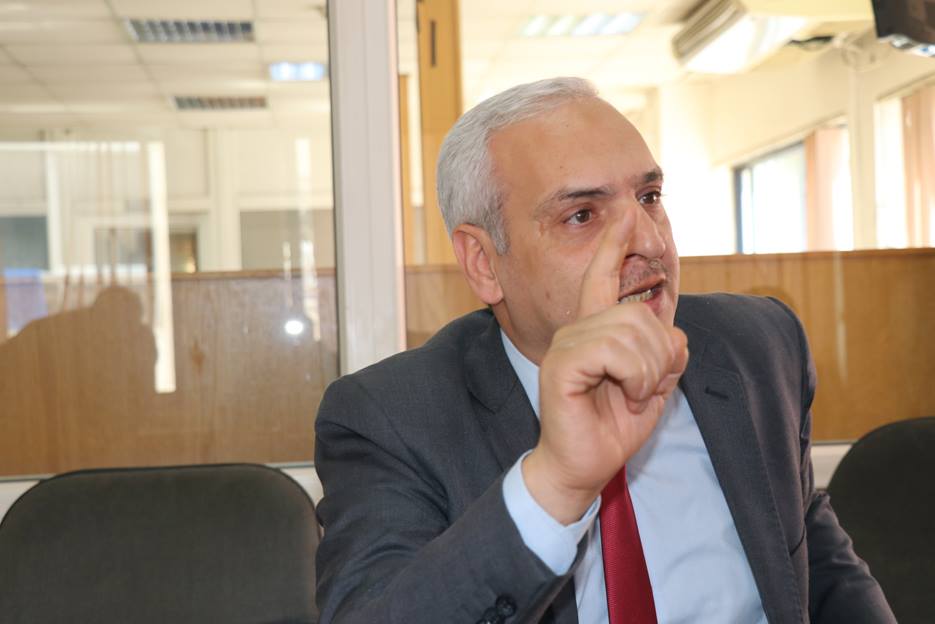 موفق كمال يشهر سلاح القانون في وجه الإساءة للجسم الصحفي - تفاصيل 