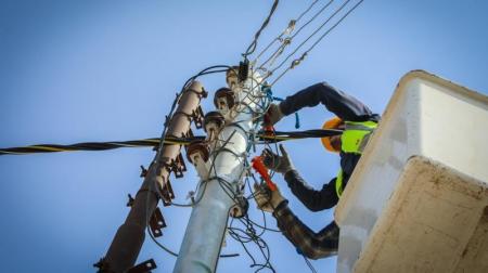 فصل مبرمج للتيار الكهربائي عن مناطق في دير علا الأحد