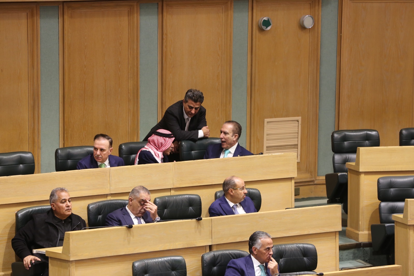 العرموطي يغير مقعده ويتوسط الميثاقيين (تفاصيل) 