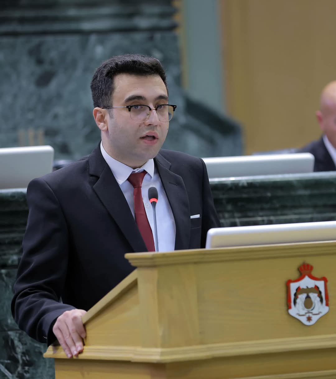 قرار قطعي بفصل النائب محمد الجراح من حزب العمال