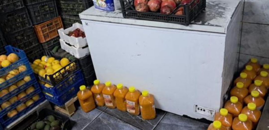 إغلاق محل عصائر في عمان لوجود حشرات وانبعاث روائح كريهة