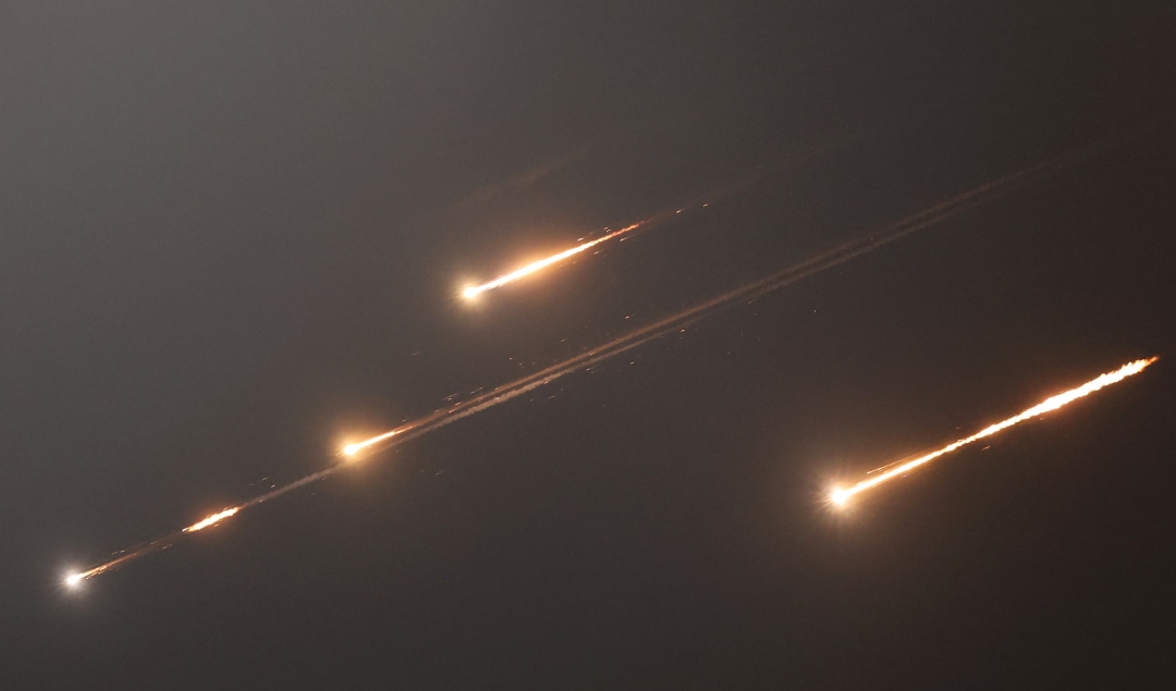 الأمن العام : تعاملنا مع 73 بلاغاً لسقوط شظايا ونتج عنها أضرار مادية دون أية إصابات