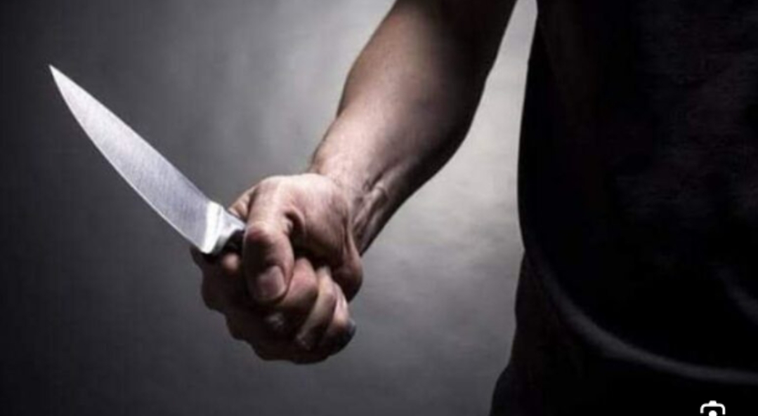 أب يقتل إبنه بأداة حادة في الرصيفة