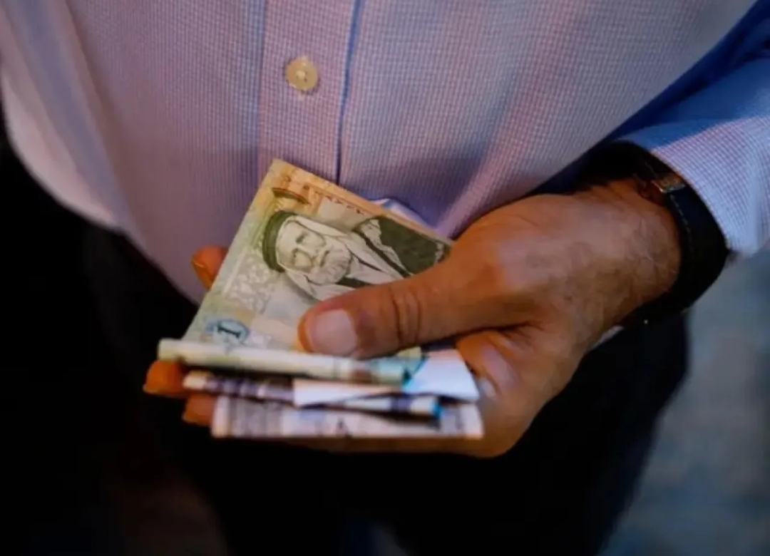 مفاجأة بشأن موعد صرف الرواتب في الأردن