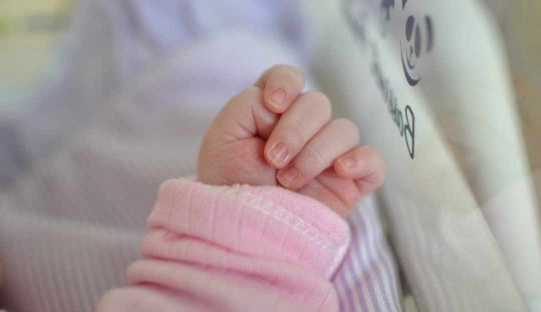 جريمة مروعة صدمة الجميع في رمضان : فصل رأس طفل ووضعه في حقيبة كبيرة .. التفاصيل