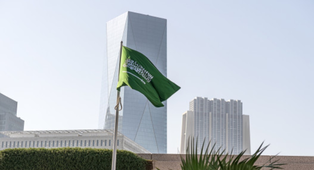 الحرس الثوري الإيراني يعلن استهداف قوات أميركية في قاعدة بالسعودية