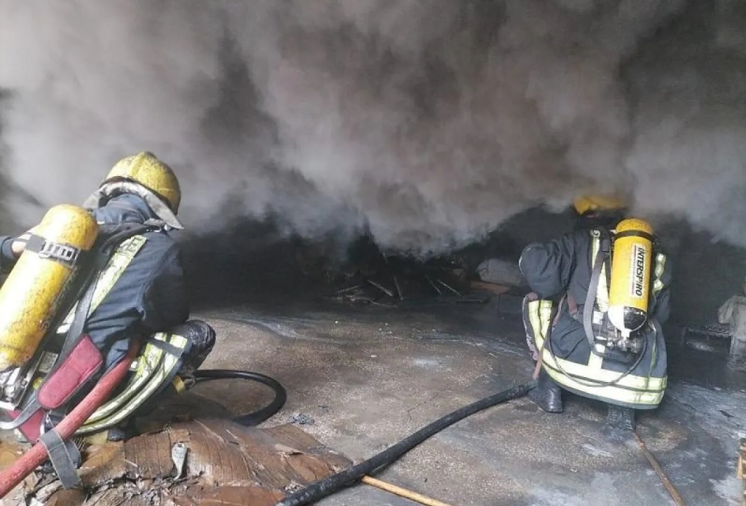 5 إصابات إثر حريق شقة ناتج عن مدفأة غاز في عمان