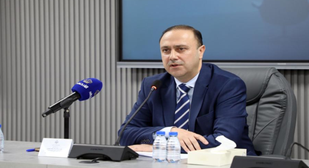 المومني يطمئن الأردنيين: وفرة في الوقود والكهرباء .. ولا نية للقطع المبرمج