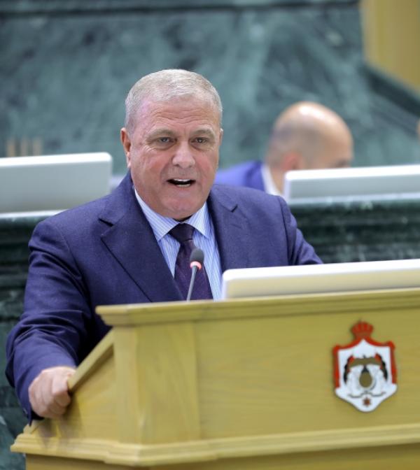 عطية يسلم مقترحاته حول مشروع القانون المعدل لقانون الضمان الاجتماعي