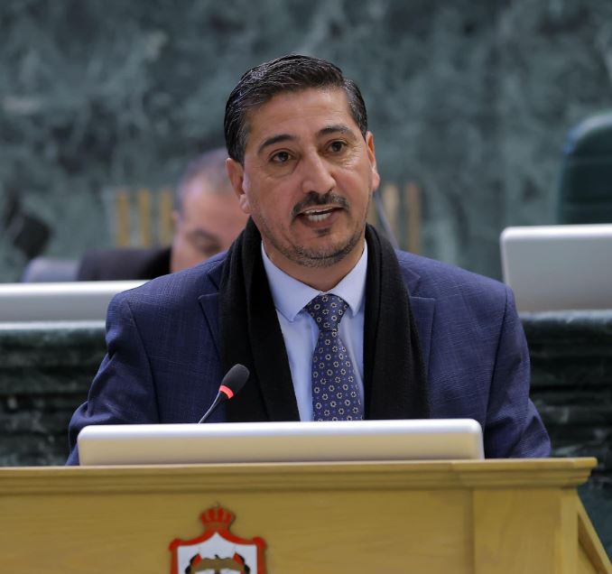 القطاونة يطالب حسان باستثناء المدارس من قرار منع التدفئة