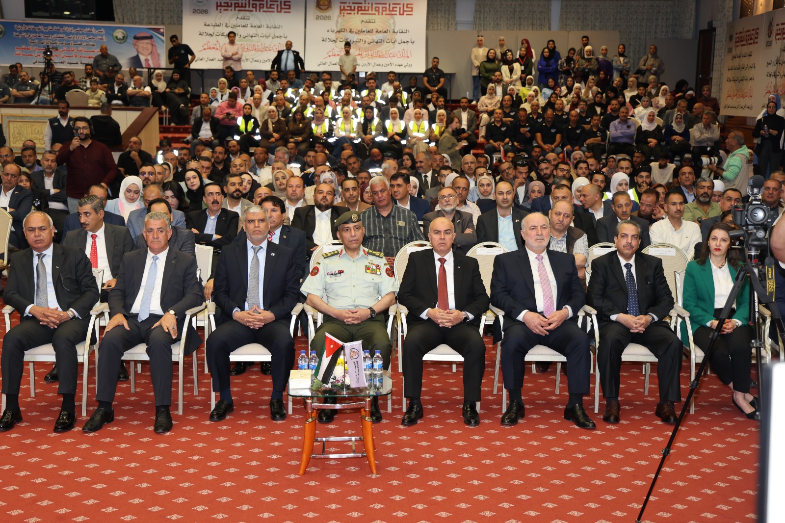 مندوبا عن الملك وزير العمل يرعى احتفال عيد العمال