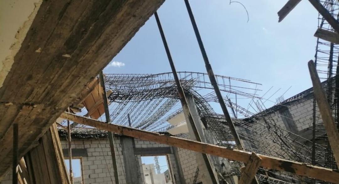 إصابة شخصين بانهيار سقف مسجد قيد الإنشاء