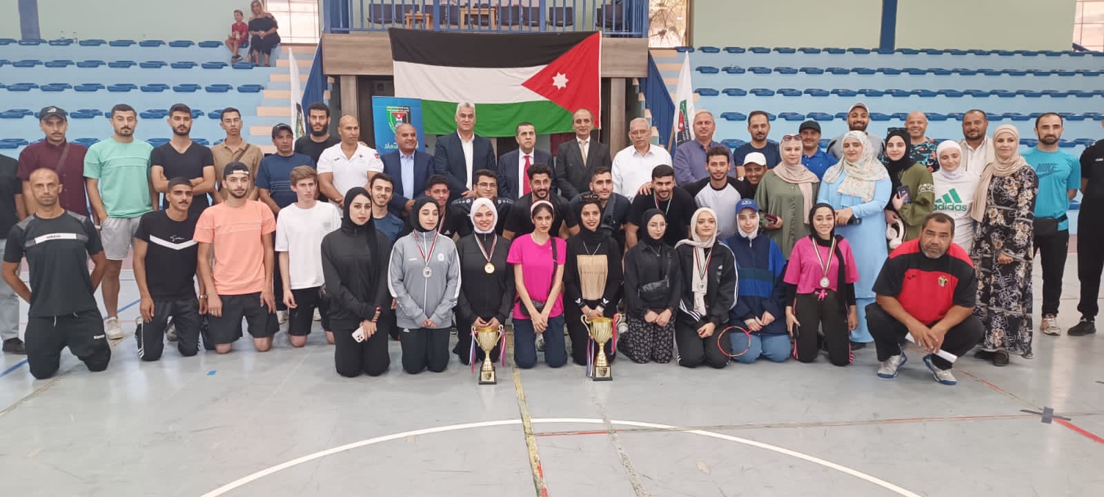 رئيس جامعة البلقاء التطبيقية يرعى ختام بطولة اليوبيل الفضي في العقبه