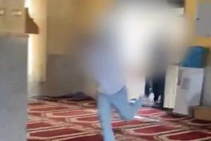 أمن إربد يحدد هوية متورطين بانتهاك حرمة مسجد ويلاحقهم قانونياً