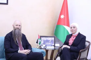 بني مصطفى والسفير الأمريكي يبحثان مجالات الحماية ومبادرات تمكين المرأة