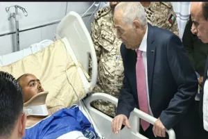 بتوجيهات ملكية.. العيسوي يزور مصابي حادث حافلة مكلفي خدمة العلم