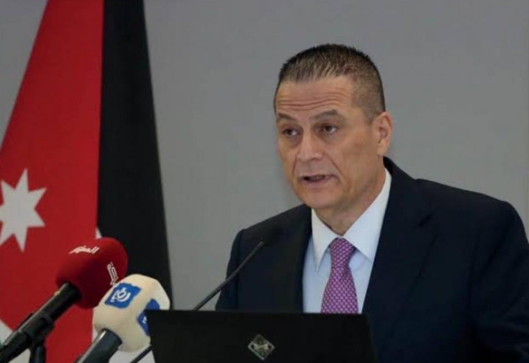 عاجل- تجديد تعيين عادل شركس محافظ للبنك المركزي
