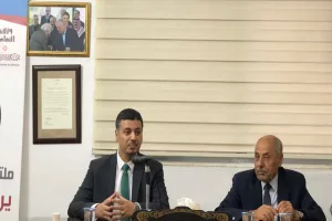 الدكتور القهيوي في ندوة حوارية حول "الأردن ليس على هامش المشهد: إدارة التحولات وصناعة المستقبل" في ملتقى إربد الثقافي