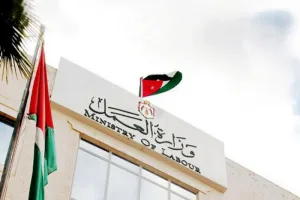 مع انتهاء المدة .. "العمل" تكشف أعداد العمالة التي وفقت أوضاعها